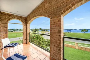 Waterfront 3 bedroom House (Pet Friendly) - Image 3