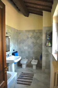 10 minutes walk from Todi center, with pool - Image 2