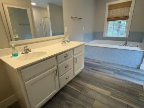 Modern 5 Bedroom Home. Newly constructed. Large yard. Close to beaches and town. - Image 4