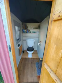 Stompy's Hut - Image 2