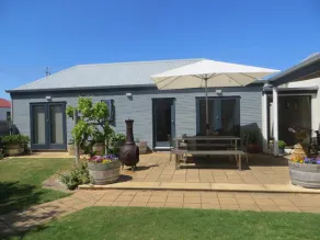 Aunty Annie's Historic Cottage - Image 5
