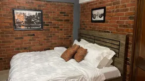 Cozy Bricks Apartment - Image 5