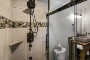Cozy 1-bedroom condo in West Yellowstone, 1 minute to park! Little Tuckaway - Image 4