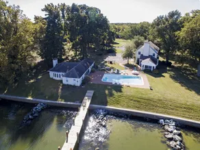 NEW! Gorgeous Waterfront Estate with Saltwater pool, beach and dock - Image 3