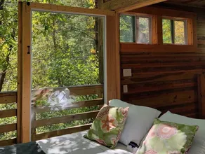 Firefly Bend Treehouse - View of the National Forest from Your Bed - Image 4