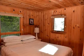 Betty's Place - Cozy ocean front getaway with views of Casco Bay - Image 3