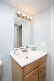 A + Location!  2 Bedroom/ 2 Bath Condo with pool/ stroll to beautiful beach - Image 4