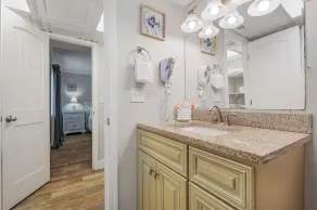 Amazing Beachfront Condo. Beach 1 Min Walk from Front Door! 5-Star Reviews AV106 - Image 2