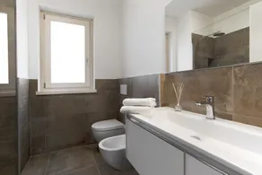 Modern apartment near Lake Garda with Wi-Fi and terrace - Image 2