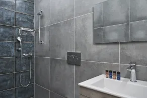 Stylish Apt in the City Center  - Image 2