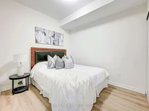 Luxurious large and stylish townhome with EV parking - Image 4