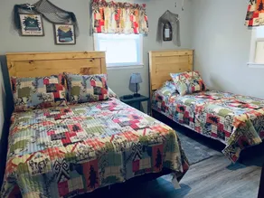 Hilltop Cabin at Wood Creek Lake - Image 2