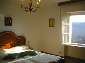 FARMHOUSE IN THE MIDDLE OF THE VINEYARDS IN NIZZA MONFERRATO - Image 5