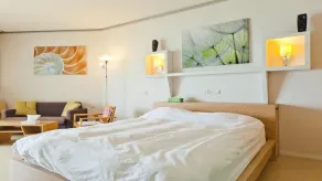 Luxury Sea View Apartment W Balcony - Image 5