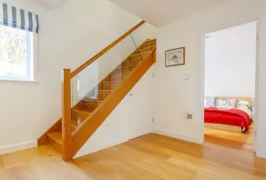 Luxury property Sleeps 8 - Sea views & hot tub - 200m from beach! - Image 2