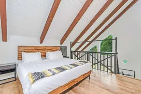 Ocean Shores cozy chalet located within steps from the beach - Image 5