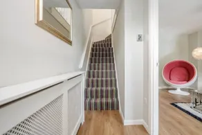 Stylish 3 Bed Sunningdale Center - Parking - LONG STAY discount - Image 2