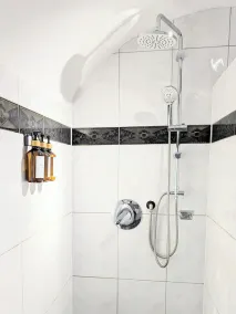 Neu! Moderner bayrischer Flair vor Pilatushaus - Image 3