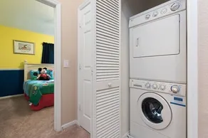 3 BR 2 Miles to Disney, pool, free WiFi and more townhouse - Image 4