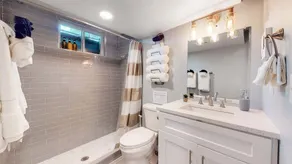 Spacious Lower Unit Updated Two King Beds in Denver - Image 3