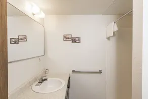 Belle maison privée de 5 chambres et 2 salles de bain idéale pour les grands groupes de familles et d'amis - Image 2