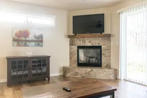 Elegant just 5 minutes from downtown. - Image 2