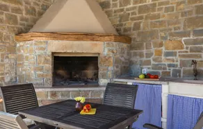Nice home in Motovun with sauna - Image 4