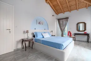 Luxury Kefalonia Villa | Villa Petrino | Private Terrace | 1 Bedroom - Image 5