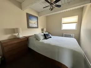 Perfect Getaway. Only 1 block to the Beach - Image 3