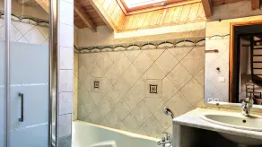 Chalet 5 bd/12 p. Hautes-Alpes, lake, ski, mountain, sauna and wood fire - Image 2