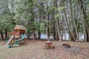 LAKEHOUSE CHALET on Sky Lake, 5 Bed, Majestic Sunsets and Spacious living - Image 2