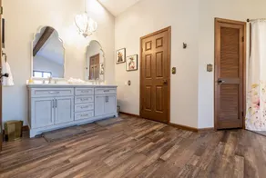 Cheerful Family Manor- Sleeps 25 w/hot tub and private pool in Amish Country - Image 4