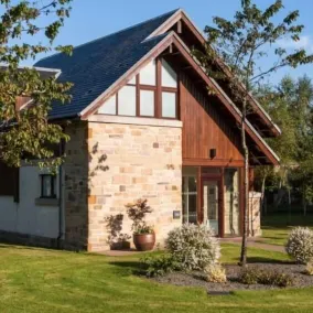 Lochside Lodge Retreat - Stunning Lakeside Escape - Image 1