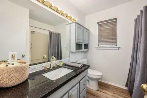 Wellspring Townhome - King Bed Suite minutes from Texas A&M  - Image 2