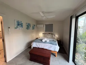 Beach front pet friendly modern family home - Image 5