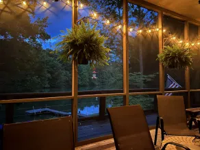 Stuga / Fritidshus i skogen på privat sjö Nära till Louisville, Ky - Image 1