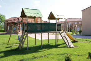 Maison cosy avec jardin privé | Accès piscine et bain à remous - Image 2