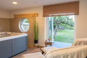 Ferienhaus mit Whirlpool und Sauna am Aventura Spielberg , Garten, Terrasse - Image 3