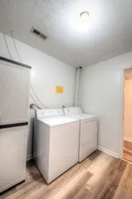 Close to VT - 4Bdrm, Sleeps 10 - Image 3