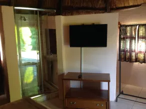 Lynns Guest House - Image 2
