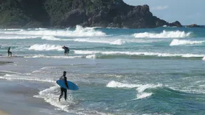 BOOMER'S BEACH HOUSE - Beach & Surf Views - Image 4