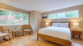 Forest Front Home w/ Fire Pit, Mins to Beaches, Wineries & Trails Cedarview Retreat by Avantstay - Image 4