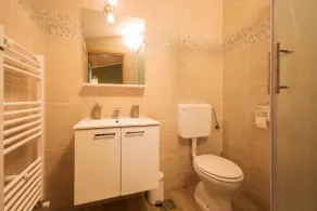 Helt privat ejendom - pool, have, legeplads, enge og skove - Image 5