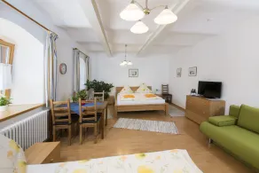 45 m² lejlighed på sydsiden med restaureret hvælving - Image 3