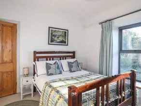 PLAS ELYN, pet friendly, luxury holiday cottage in Beaumaris - Image 4