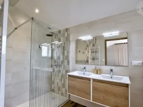 Cozy rental with terrace and private jacuzzi - Image 3