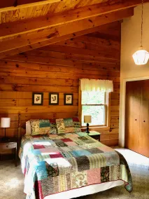 Secluded Mountain Cabin In Apple-Picking Country - Image 5