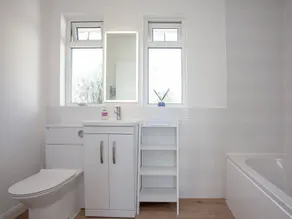 2 bedroom accommodation in Sidmouth - Image 3