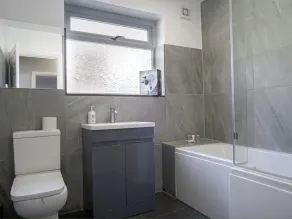 Cozy Riverside Retreat in Snodland - Image 5