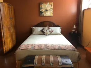 Wheelchair Accessible 2 BR Downtown Suite: Urban Comfort - Pet Friendly. - Image 5